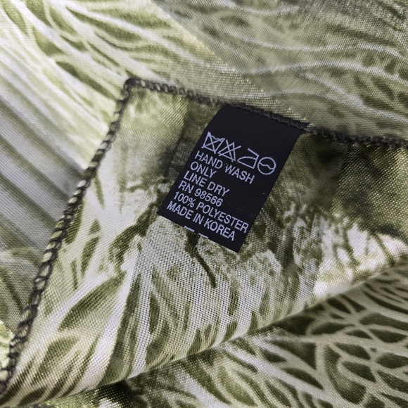 Sheer Scarf with Floral Print - Picture 6 of 9